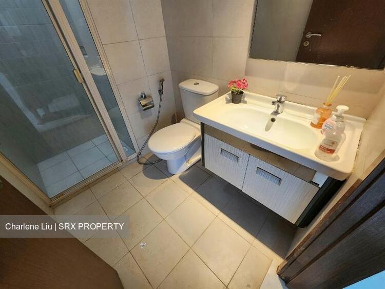 The Lakeshore (D22), Condominium #450645071